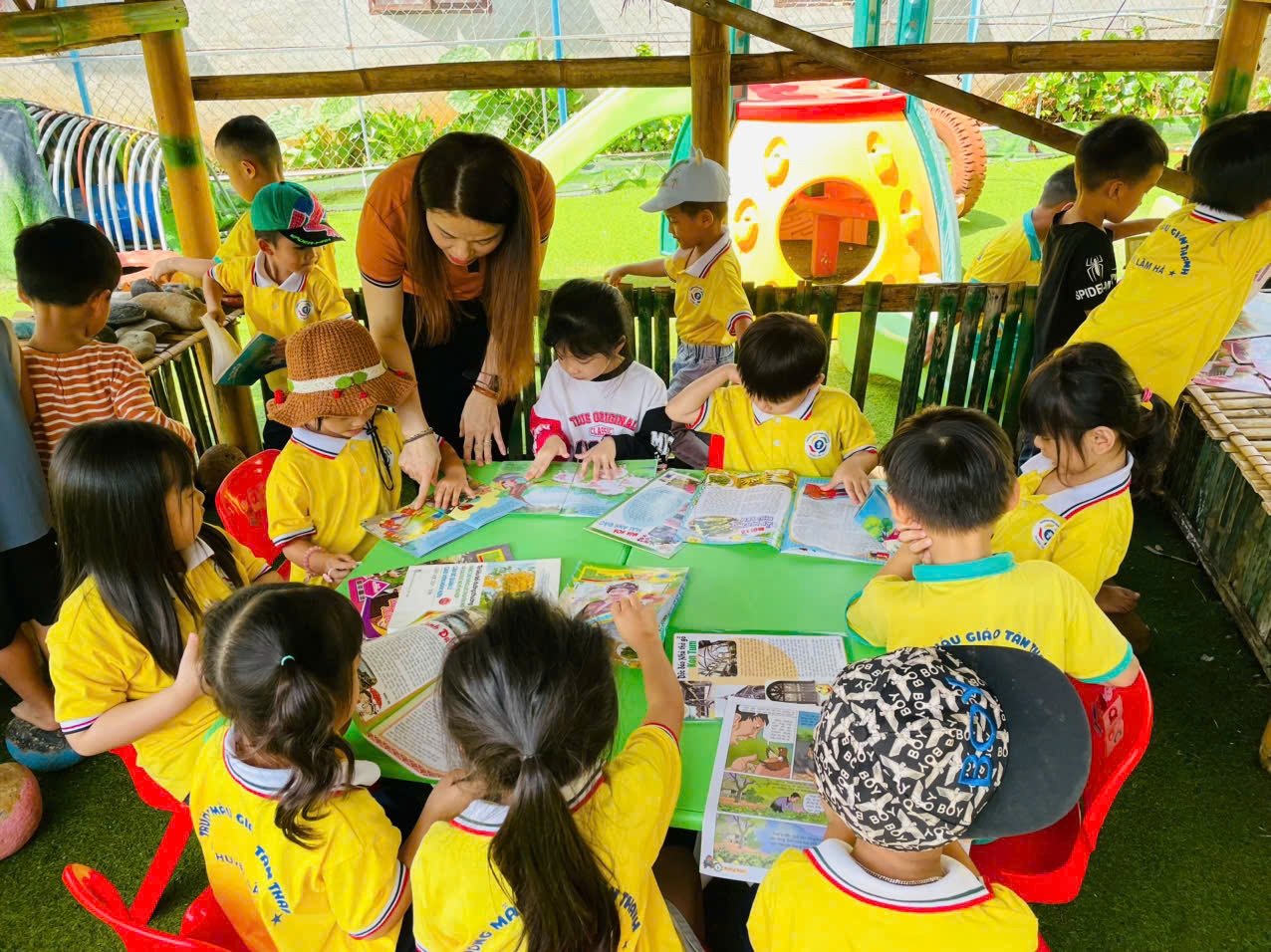                                               MỘT NGÀY CỦA BÉ TẠI TRƯỜNG MẦM NON
